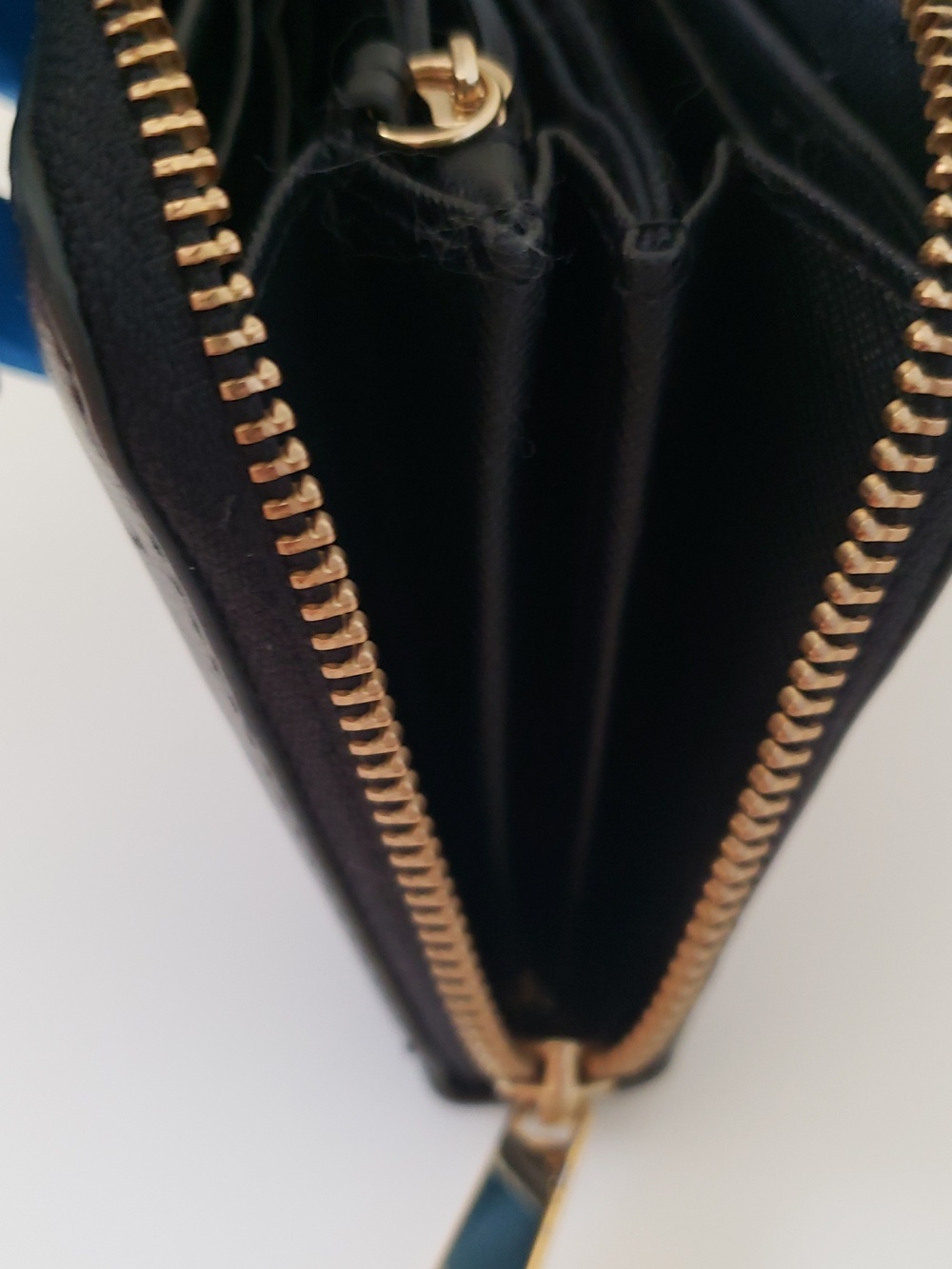Fossil Black Leather Zip Wallet with Gold Hardware and Wrist Strap - Picture 3 of 10